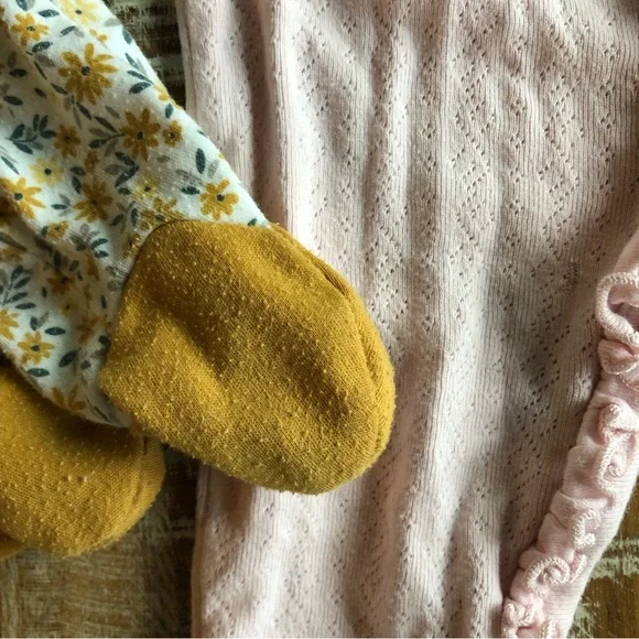 *SOLD* Bundle of six 6-9 month sleepers - Picture 9 of 11